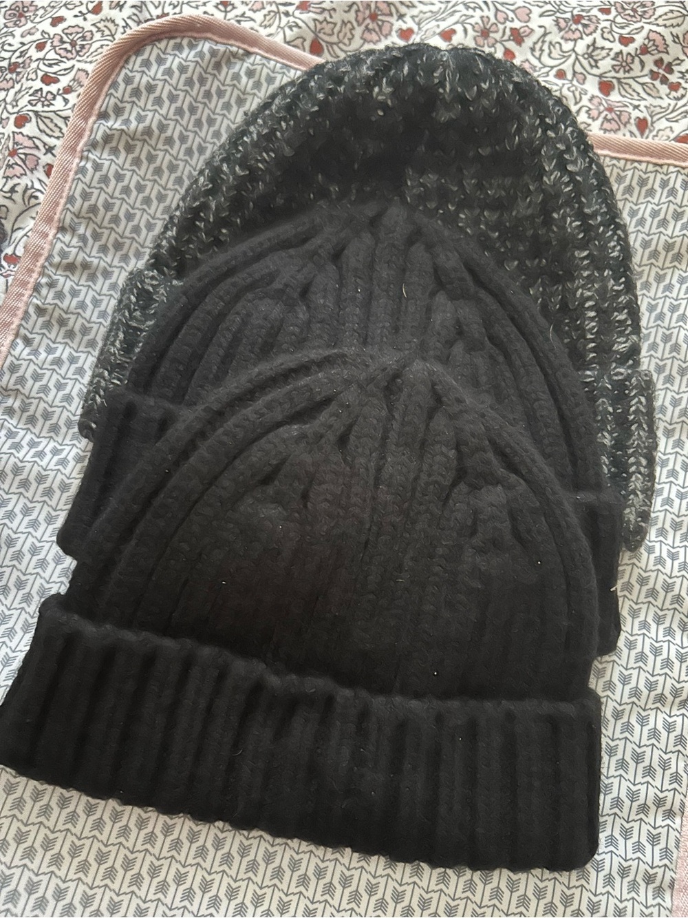 Uniqlo Black Ribbed Knit Beanie - Men Accessories